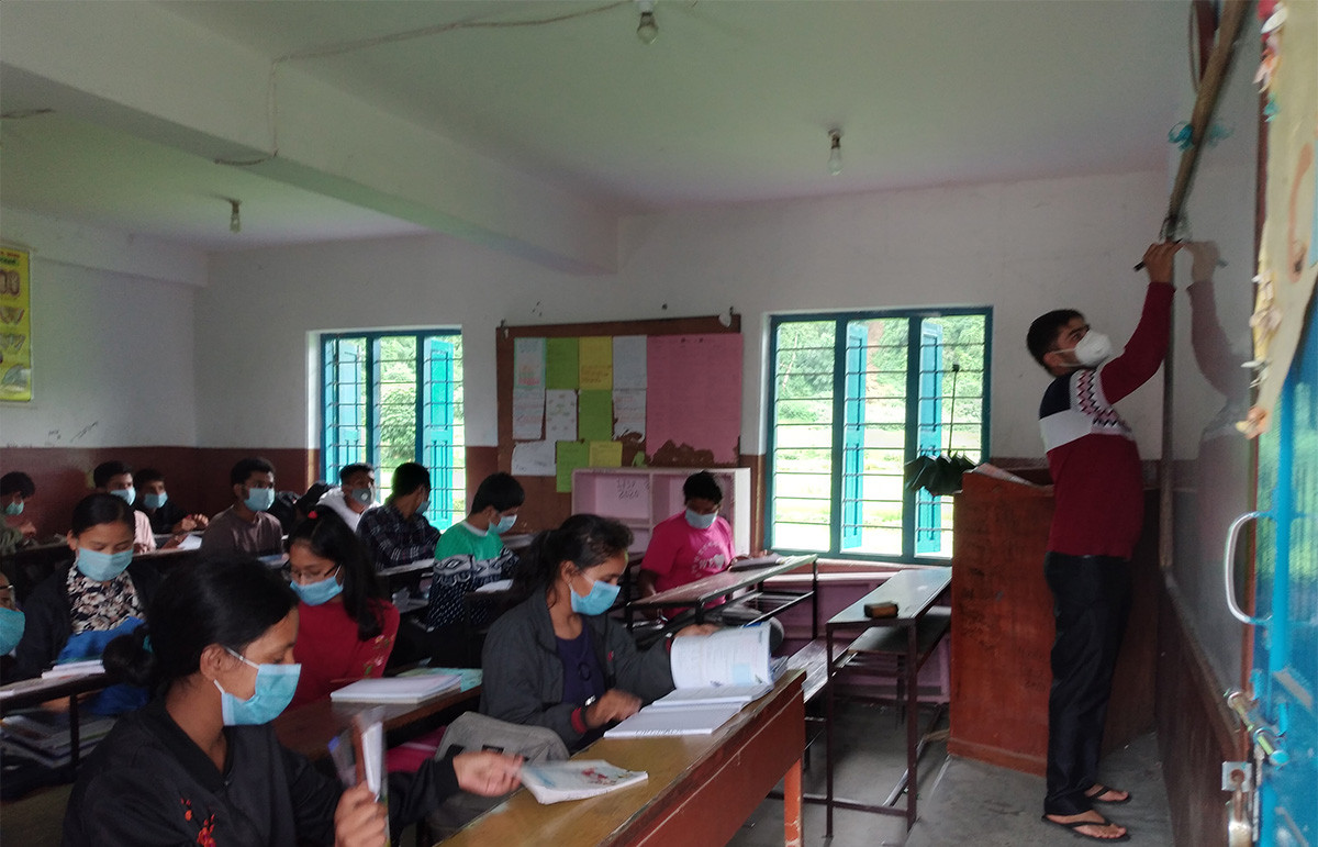 https://www.setopati.com/uploads/shares/2020/sujita/pokhara sarkari school/sarkari school (1).jpg